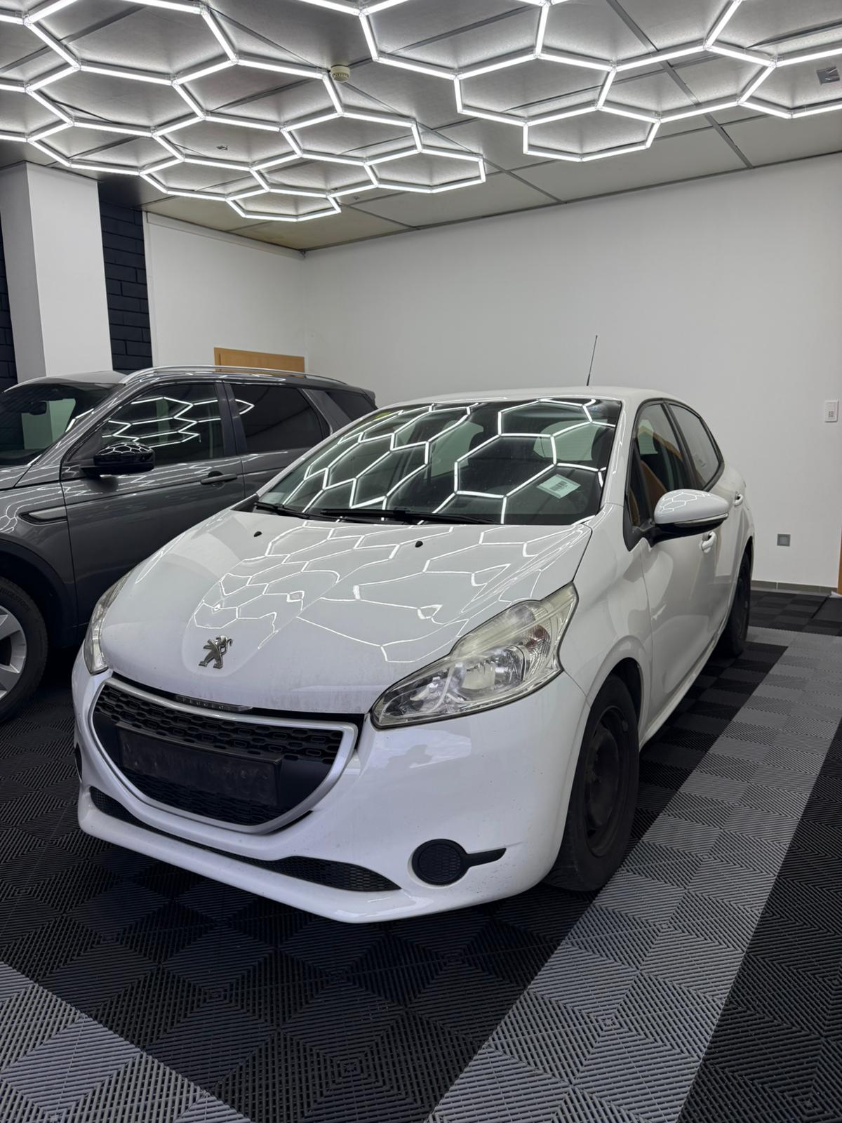 Peugeot 208 Like – 1.4L HDi 68ch – 2015